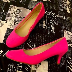 Dream Pairs Hot Pink/Fushia Heels/Pumps. Size 10